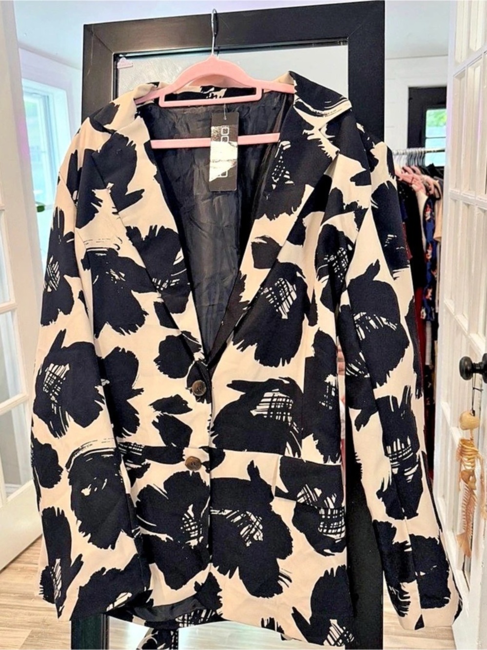 boohoo Abstract Floral Blazer in Black & Tan Size Medium NWT